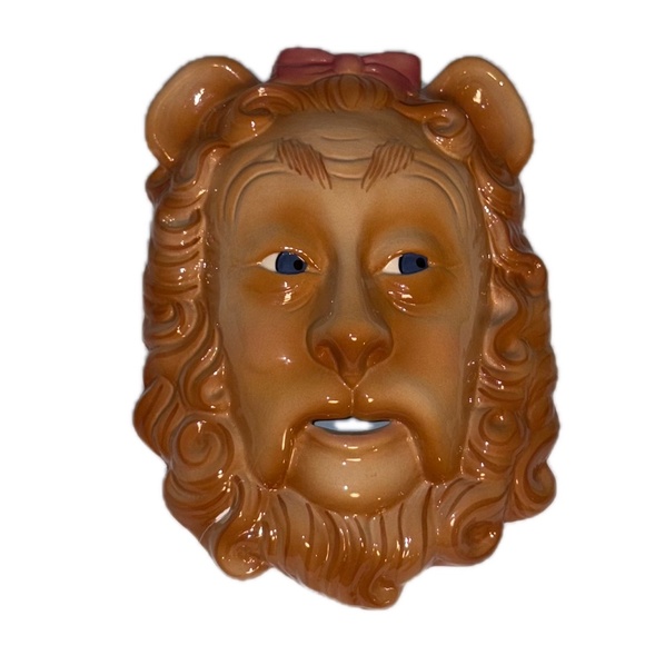 Wizard of Oz Cowardly Lion Ceramic Wall Decor - Picture 1 of 4